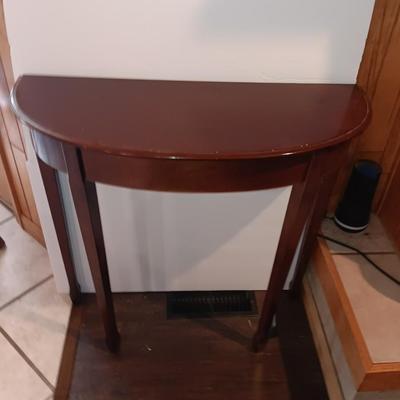 Half-moon accent table and basket with wooden handle