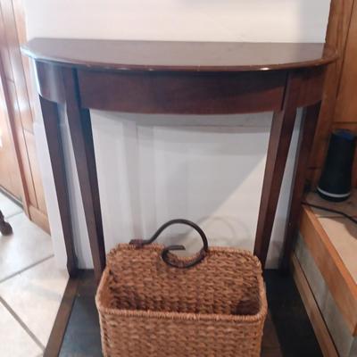 Half-moon accent table and basket with wooden handle