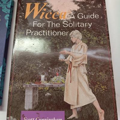 Spiritual books - Religions - Dreams - Wicca - and others