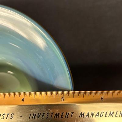 Beautiful signed hand blown swirled Studio Art Glass vase signed BALDWIN - EXC