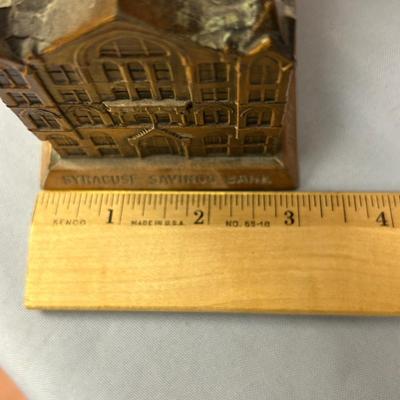 SYRACUSE SAVINGS BANK VINTAGE SOUVENIR METAL BUILDING ADVERTISING BANK BANTHRICO