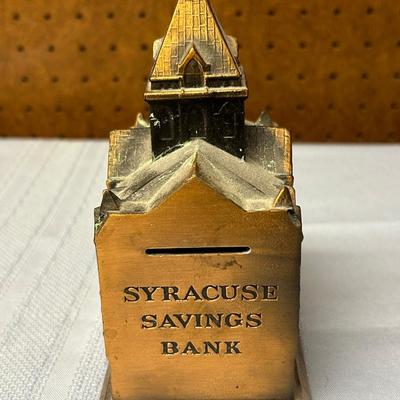 SYRACUSE SAVINGS BANK VINTAGE SOUVENIR METAL BUILDING ADVERTISING BANK BANTHRICO