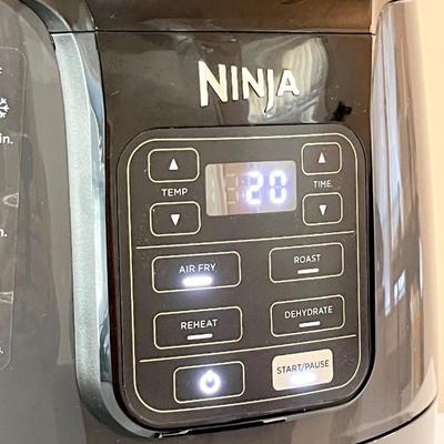 NINJA ~ AF100 Series 4 Qt. Air Fryer & Cookbook