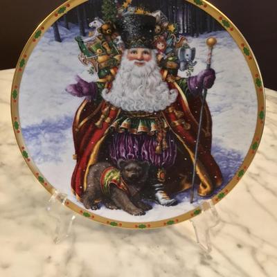 Lenox- The Magic of Christmas Plate Collection