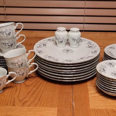 Baroque Bleu Daniele China Set