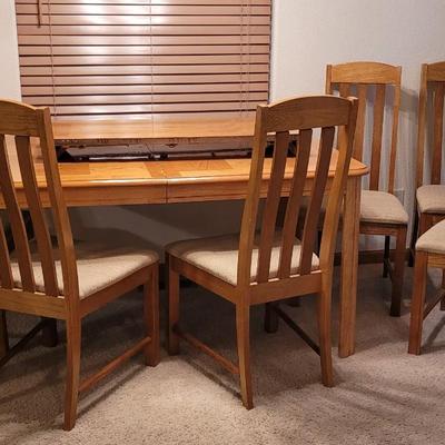 Dining Table & Chairs