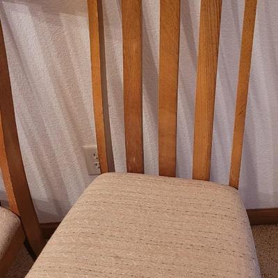 Dining Table & Chairs