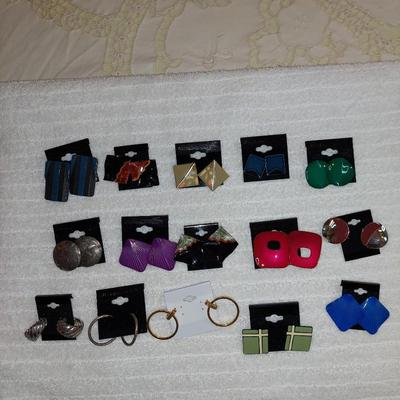 Lot 2 pierced earrings 15 sets