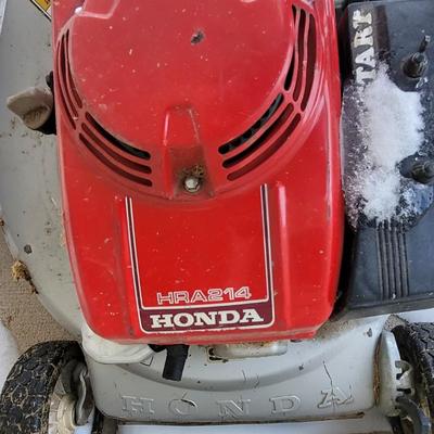 Honda HRA214 Lawn Mower with Collection Bag