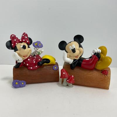 -55- COLLECTIBLE | Mickey & Minnie Mouse Solar Garden Statutes