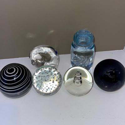 Paperweight lot