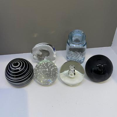 Paperweight lot