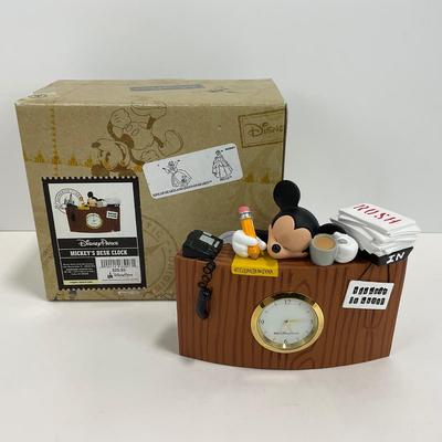 -57- CLOCK | Disney World Mickey Mouse Sleeping Wood Desk Clock