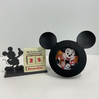 -59- COLLECTIBLE | Mickey Mouse Adjustable Date Holder & Mickey Frame