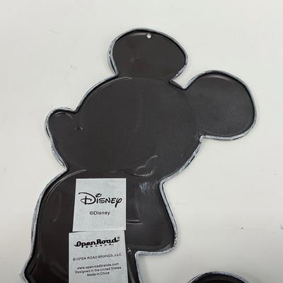 -62- COLLECTIBLE | Mickey Mouse Signs