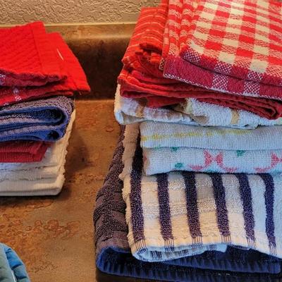 Kitchen Towel, Mitts, and Trivets