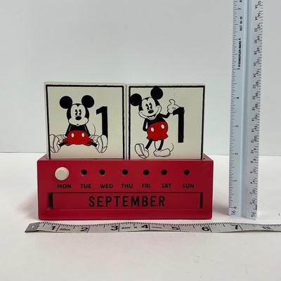 -68- COLLECTIBLE | Mickey Mouse Adjustable Perpetual Calendar