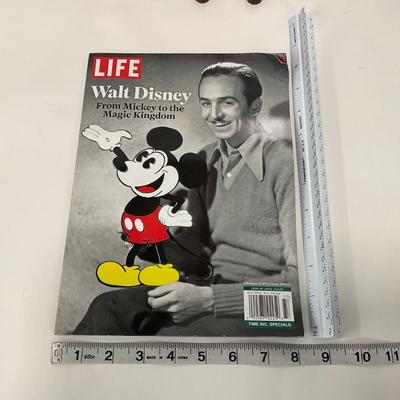 -69- COLLECTIBLE | Disney Reading Material