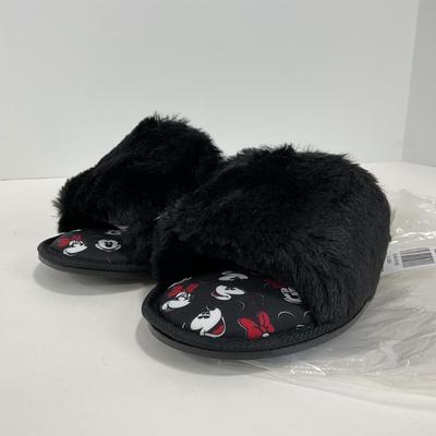 -76- COLLECTIBLE | Torrid NWT Disney Faux Fur Slipper Slides