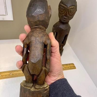 2 African statues