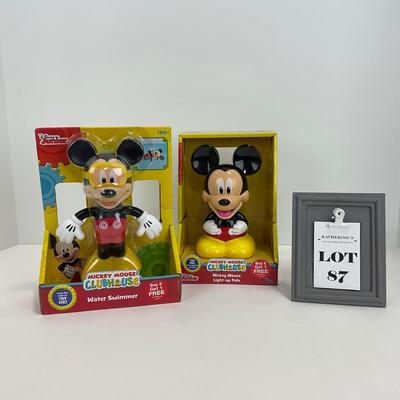-87- TOY | Mickey Mouse Clubhouse NWT Light Up Pals & Water Swimmer