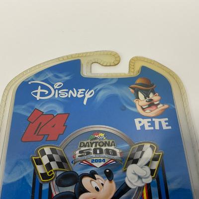 -89- TOY | Disney Mickey Mouse Towels & Toy Cars