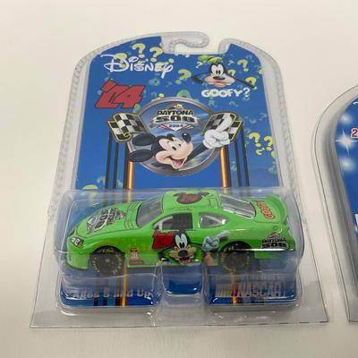 -89- TOY | Disney Mickey Mouse Towels & Toy Cars