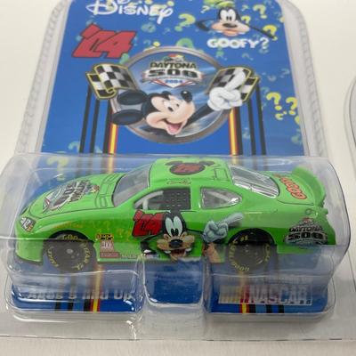-89- TOY | Disney Mickey Mouse Towels & Toy Cars