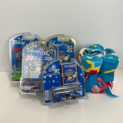 -89- TOY | Disney Mickey Mouse Towels & Toy Cars