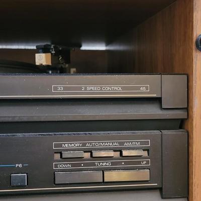 Magnavox Stereo & Glass Door Stereo Cabinet