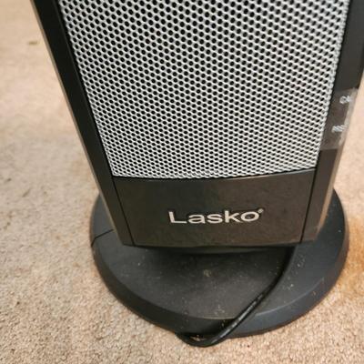 Lasko 1500W Electric Ceramic Tower Space Heater w Remote Control CT30750