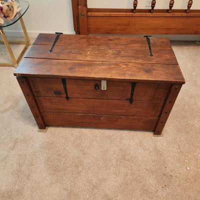 Mid Size Storage Trunk Toy Chest 32x17x19