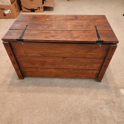 Mid Size Storage Trunk Toy Chest 32x17x19