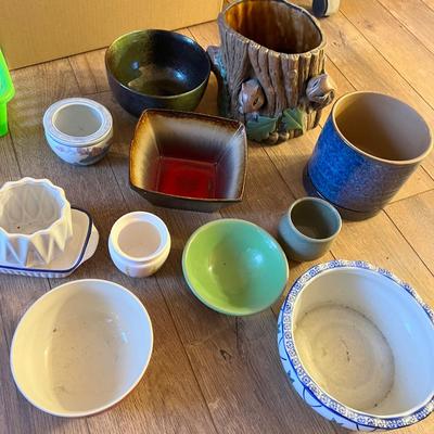 Large Lot Planters & Pottery