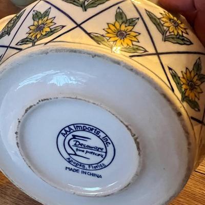 Large Lot Planters & Pottery