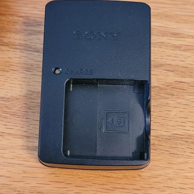 Sony Cyber Shot with extra Battery & Charger