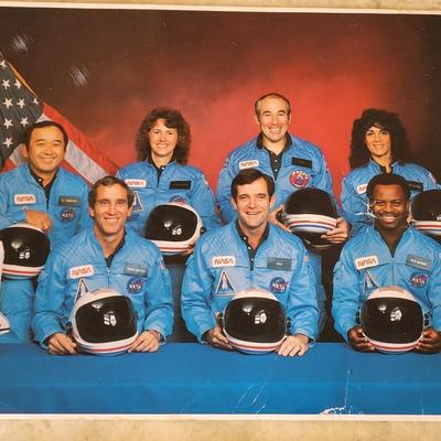NASA Book of Postcards & Photo of Space Shuttle Challenger Mission 51-