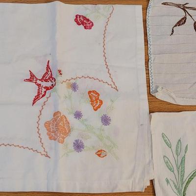 Vintage Luncheon Table Cloth & 3 Dish Towels