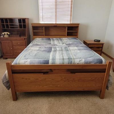 Wood Queen Size Bed