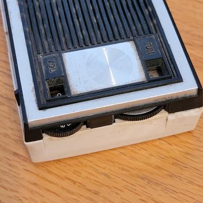 AIWA 8 Transitor Radio