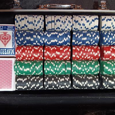 Poker Game set - Silver hard sided case with Poker chips and cards