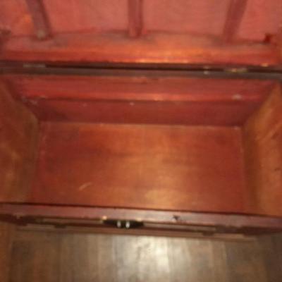 Lightweight wooden storage trunk