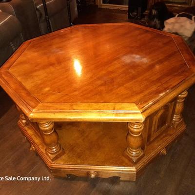 Two-tiered octagon coffee table