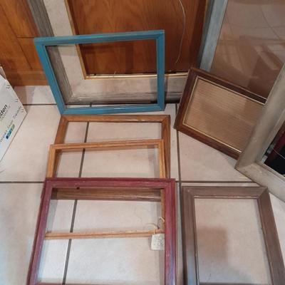 Large assortment of wood picture frames - Artwork frames