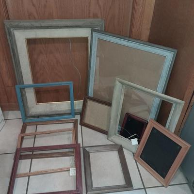 Large assortment of wood picture frames - Artwork frames