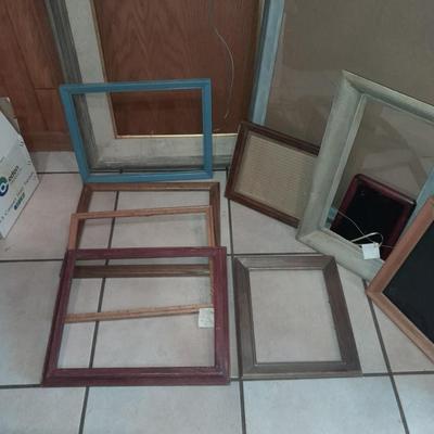 Large assortment of wood picture frames - Artwork frames