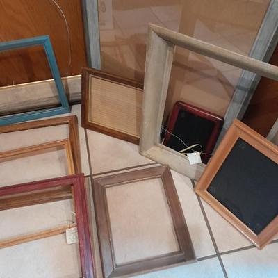 Large assortment of wood picture frames - Artwork frames