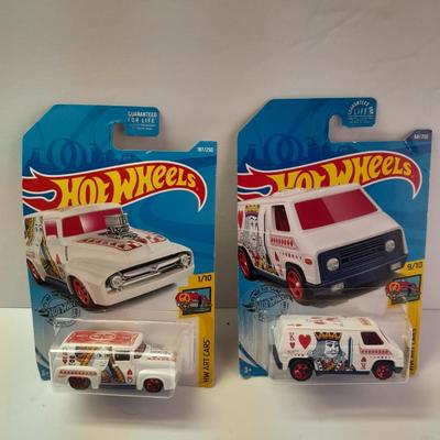 New in package HOT WHEELS HW art cars Card deck King & Queen Super van and '56 Ford F-100