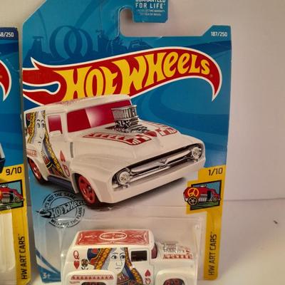 New in package HOT WHEELS HW art cars Card deck King & Queen Super van and '56 Ford F-100