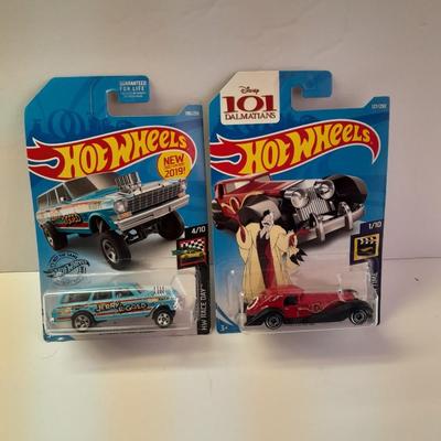 New in package HOT WHEELS HW Raceday '64 Nova wagon gasser & HW Screentime 101 dalmatians Cruella De Ville